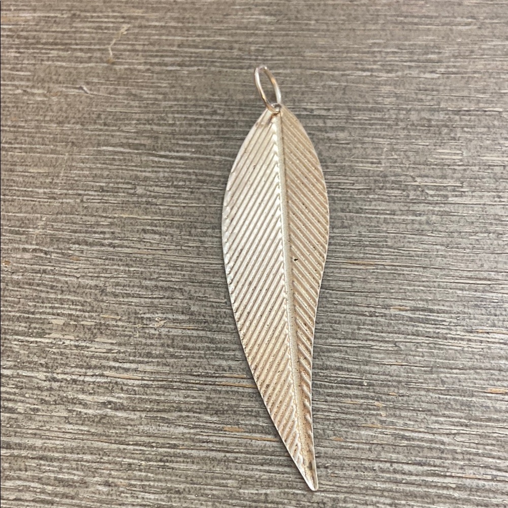 5/$10❤️❤️❤️Silver Tone Alloy Leaf Charm Pendant